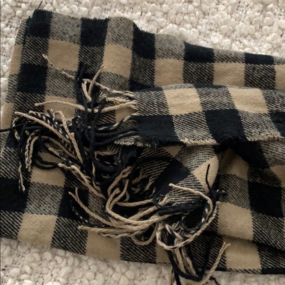 Checkered scarf